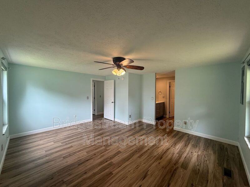 7611 Blossomview Ct - Photo 6 of 15