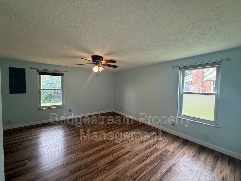 7611 Blossomview Ct - Photo 7 of 15