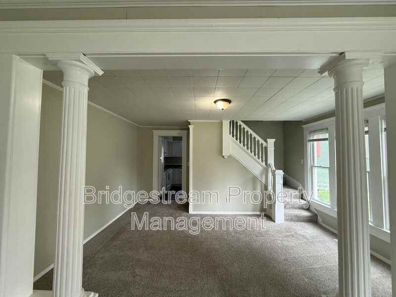 207 S 2nd St - Photo 3 of 9