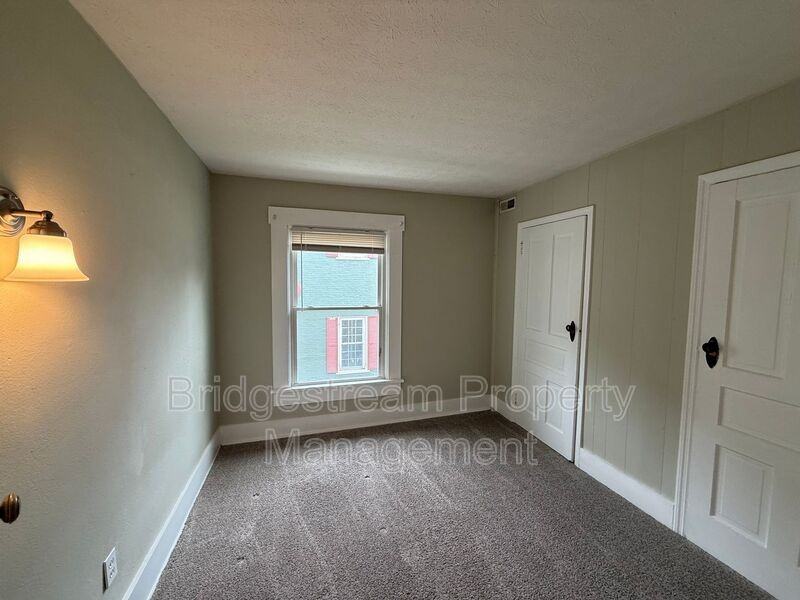 207 S 2nd St - Photo 7 of 9
