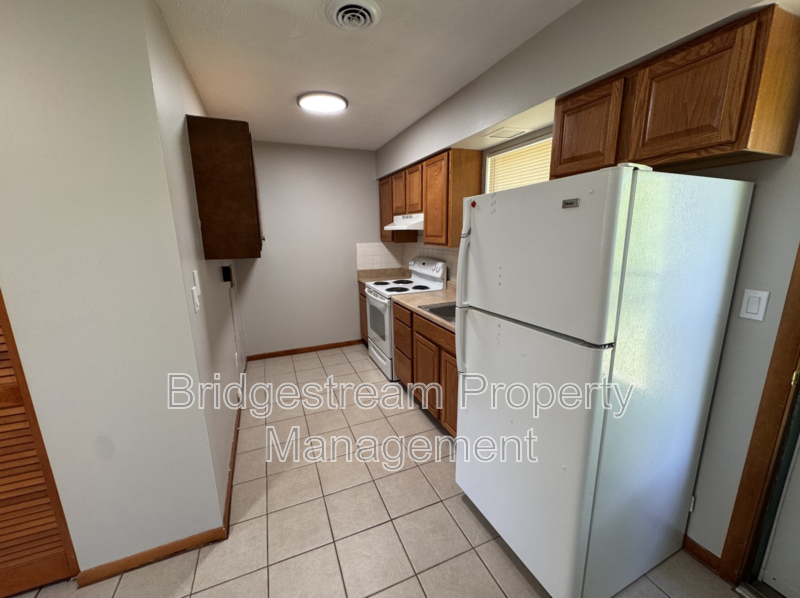 426 S Walnut St #C - Photo 3 of 9