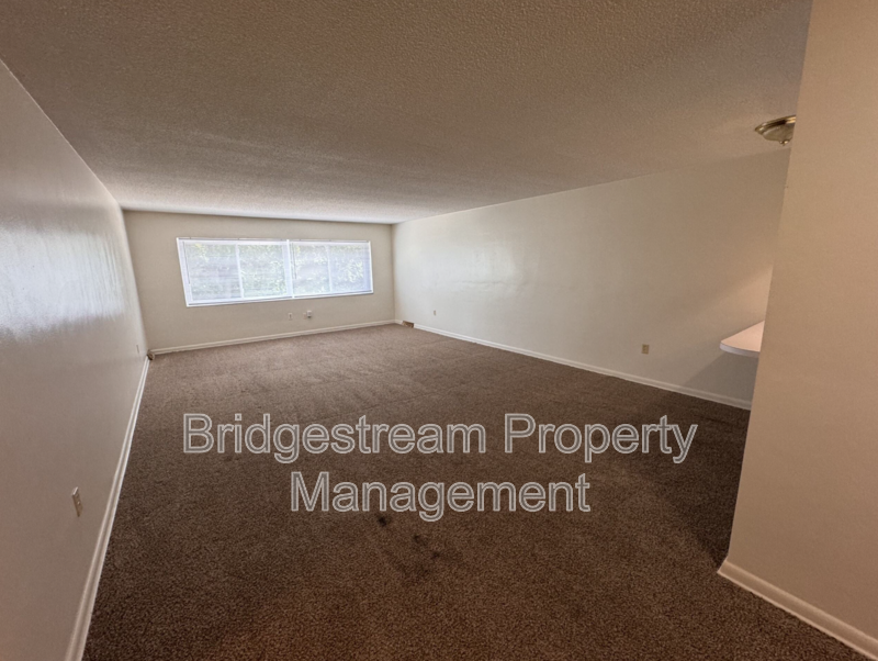519 - Photo 2 of 16