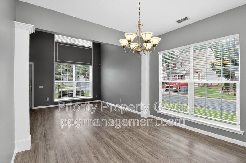 2005 Mckenzie Creek Dr - Photo 7 of 35