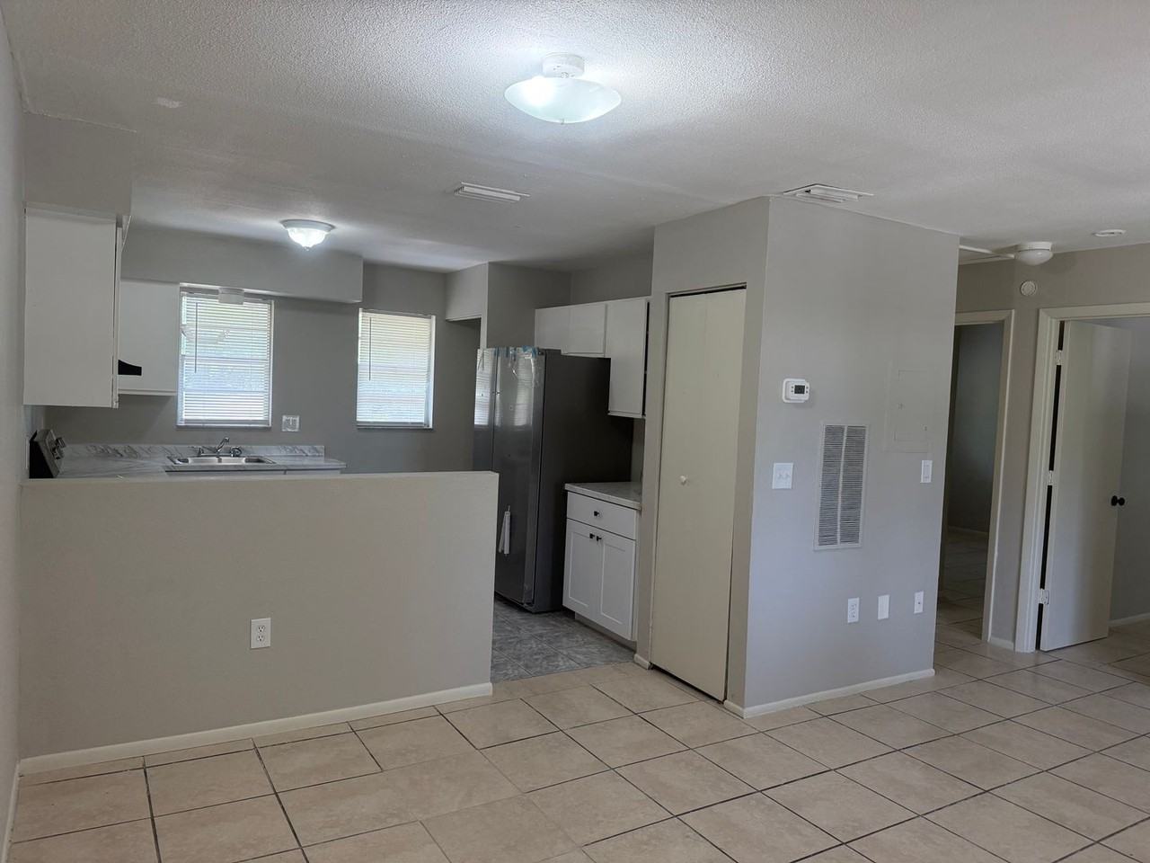 931 33rd Ave W - Photo 3 of 14