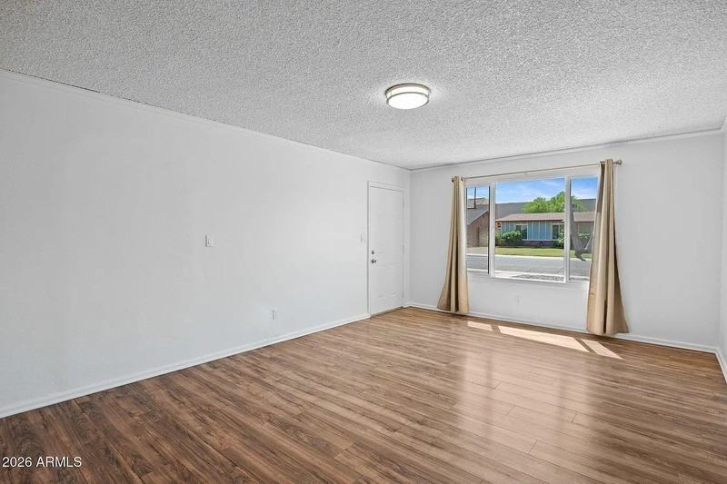 1664 E Del Rio Dr - Photo 5 of 35