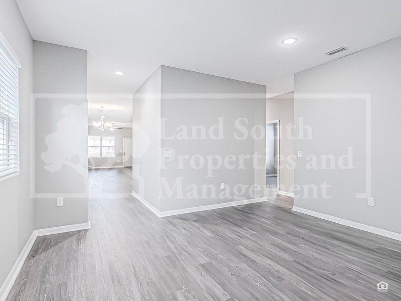 3370 Cup Dr - Photo 3 of 18