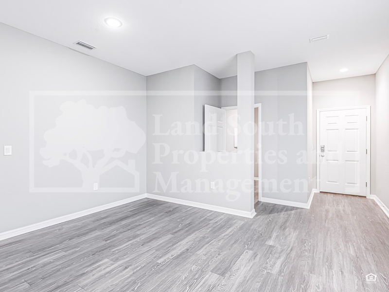3370 Cup Dr - Photo 4 of 18