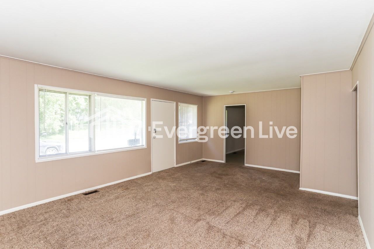 2445 Schon Dr - Photo 4 of 16