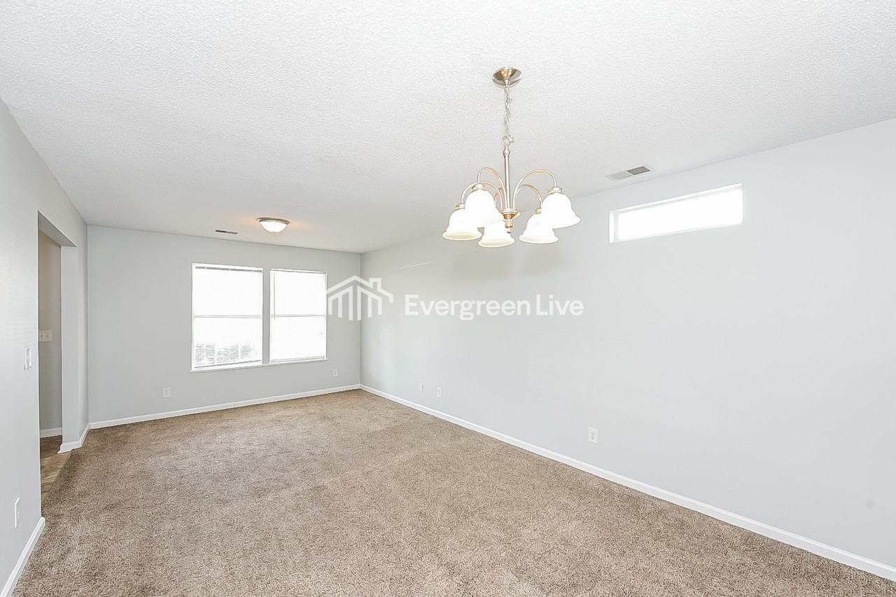 496 Fox Trot Dr - Photo 2 of 9