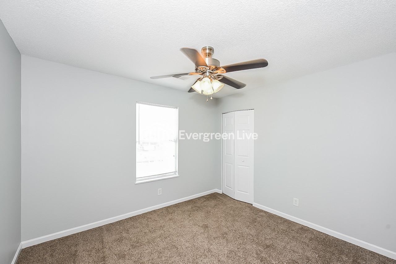 496 Fox Trot Dr - Photo 4 of 9