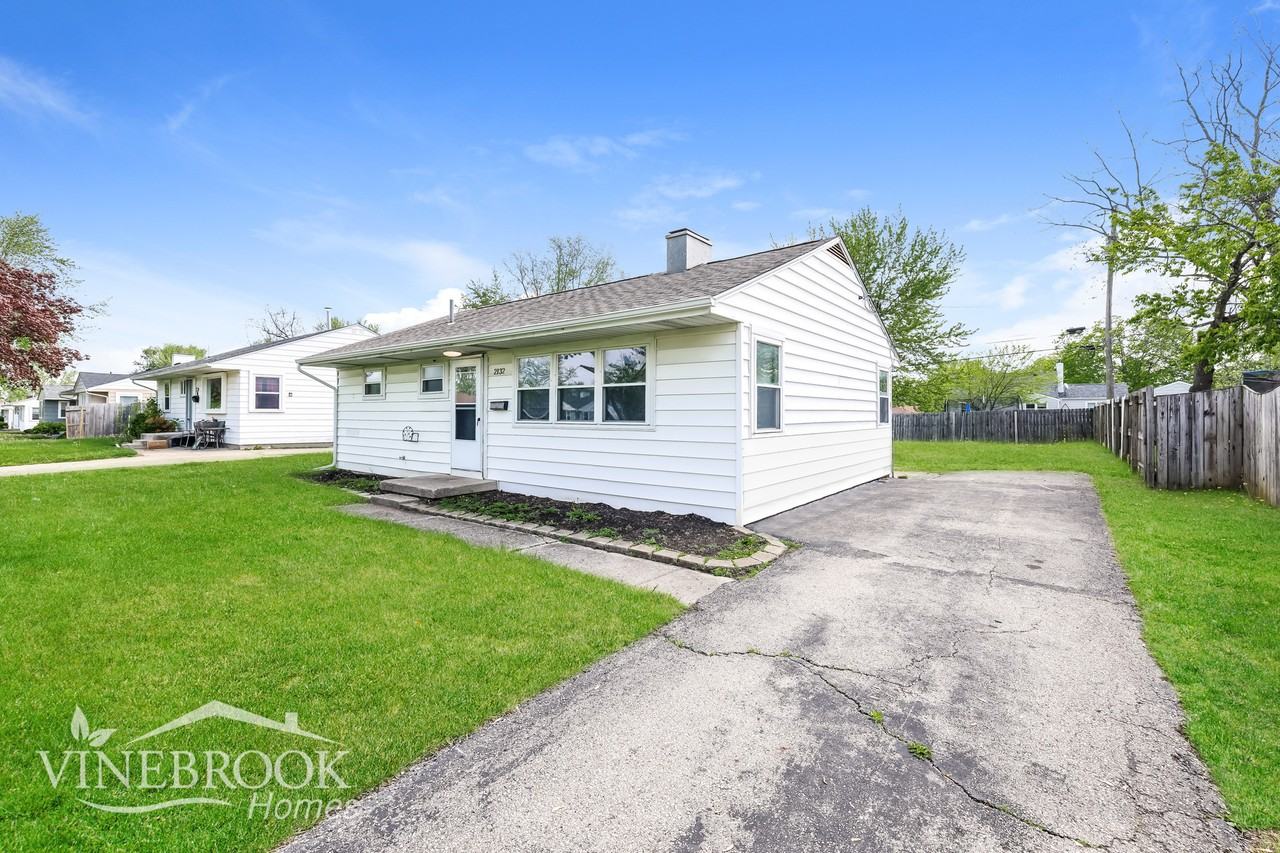 2132 Pittsfield St - Photo 2 of 15