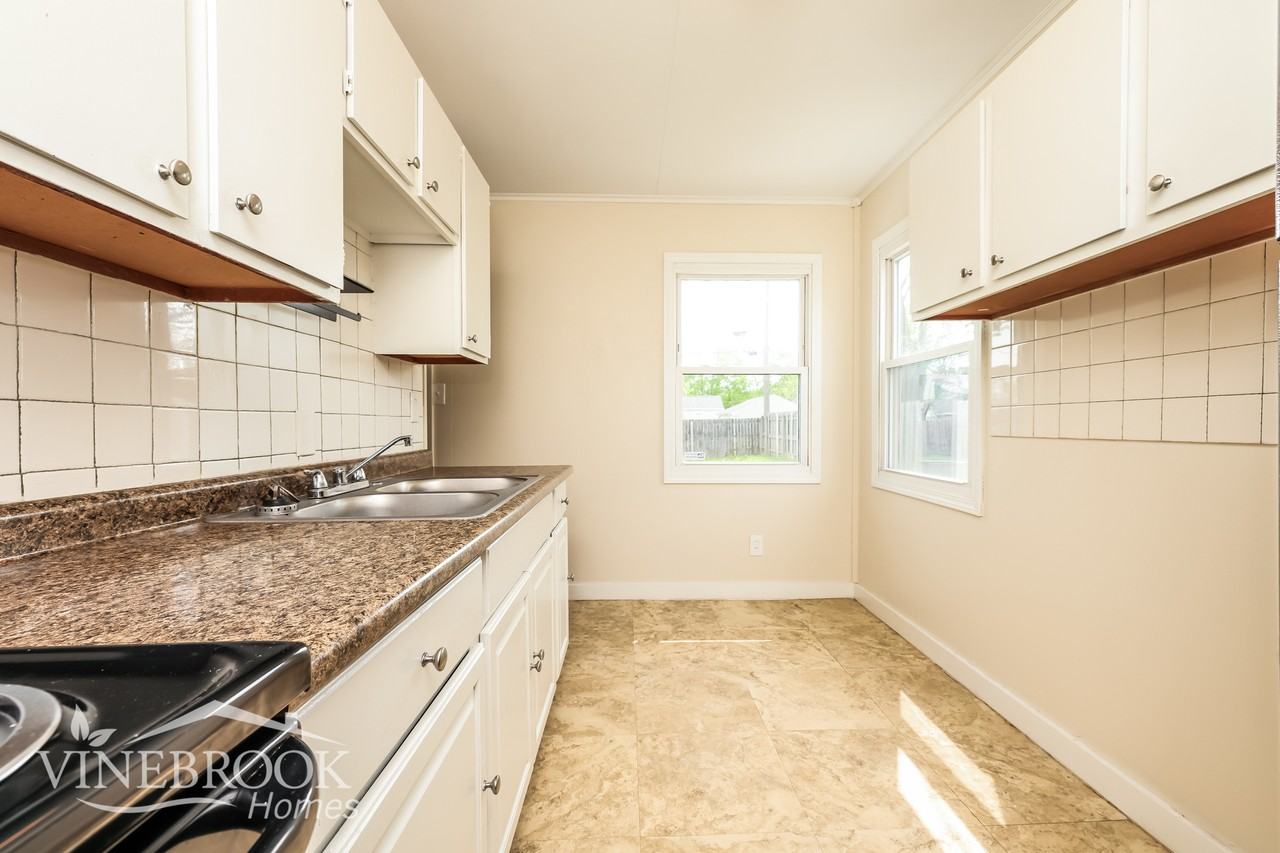 2132 Pittsfield St - Photo 6 of 15