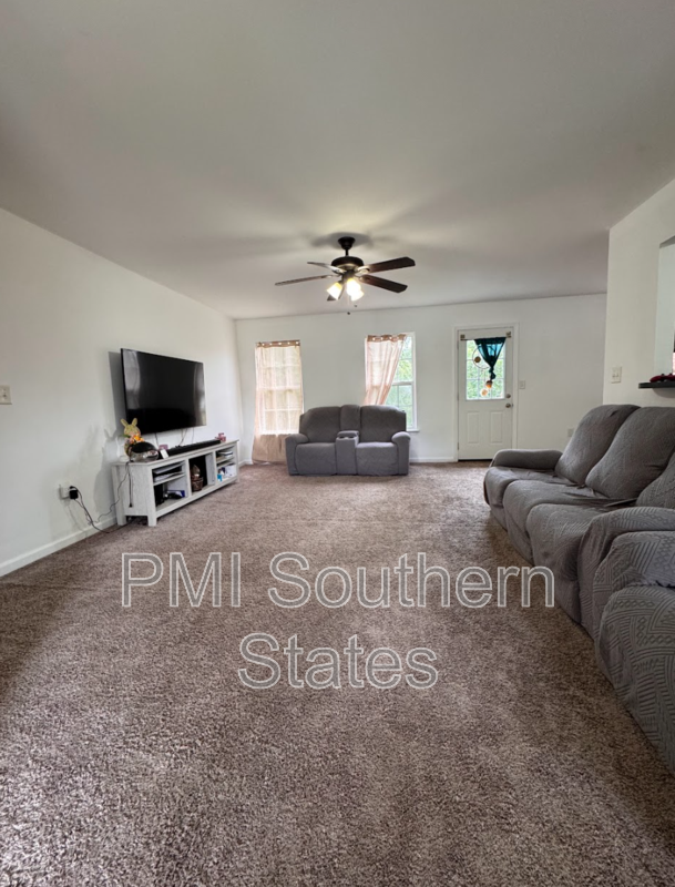 134 Lacey Ln - Photo 2 of 15