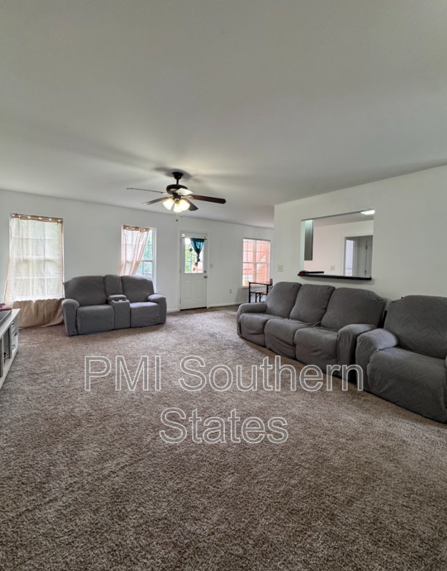 134 Lacey Ln - Photo 3 of 15