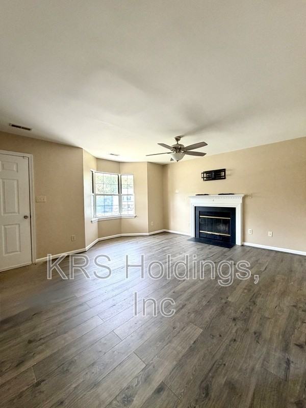 2316 Finch Ct - Photo 2 of 13