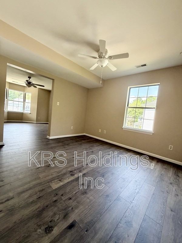 2316 Finch Ct - Photo 5 of 13