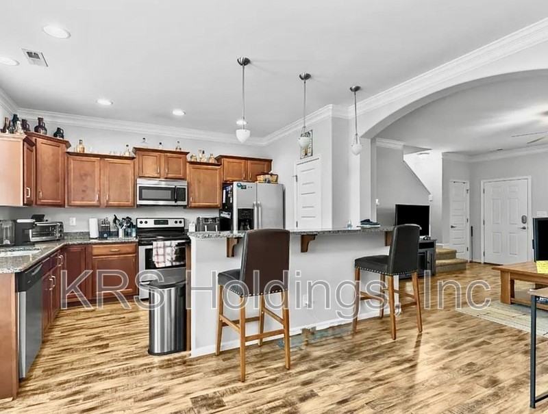 139 Rowse Dr - Photo 3 of 8
