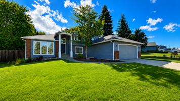 featured image of 8814 N Farmdale St