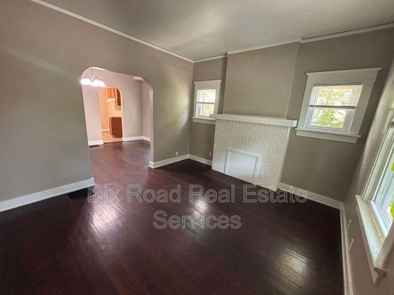 2109 Victoria Ave - Photo 5 of 14