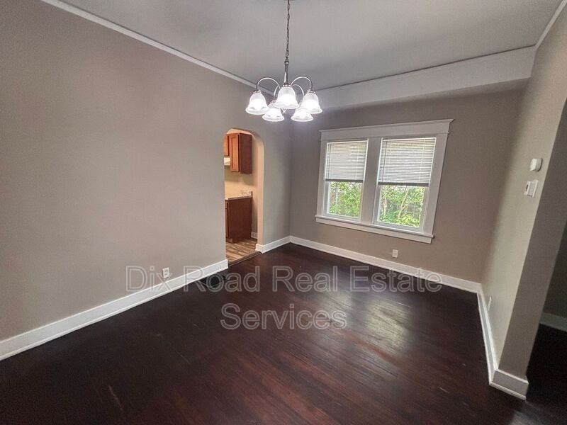 2109 Victoria Ave - Photo 7 of 14