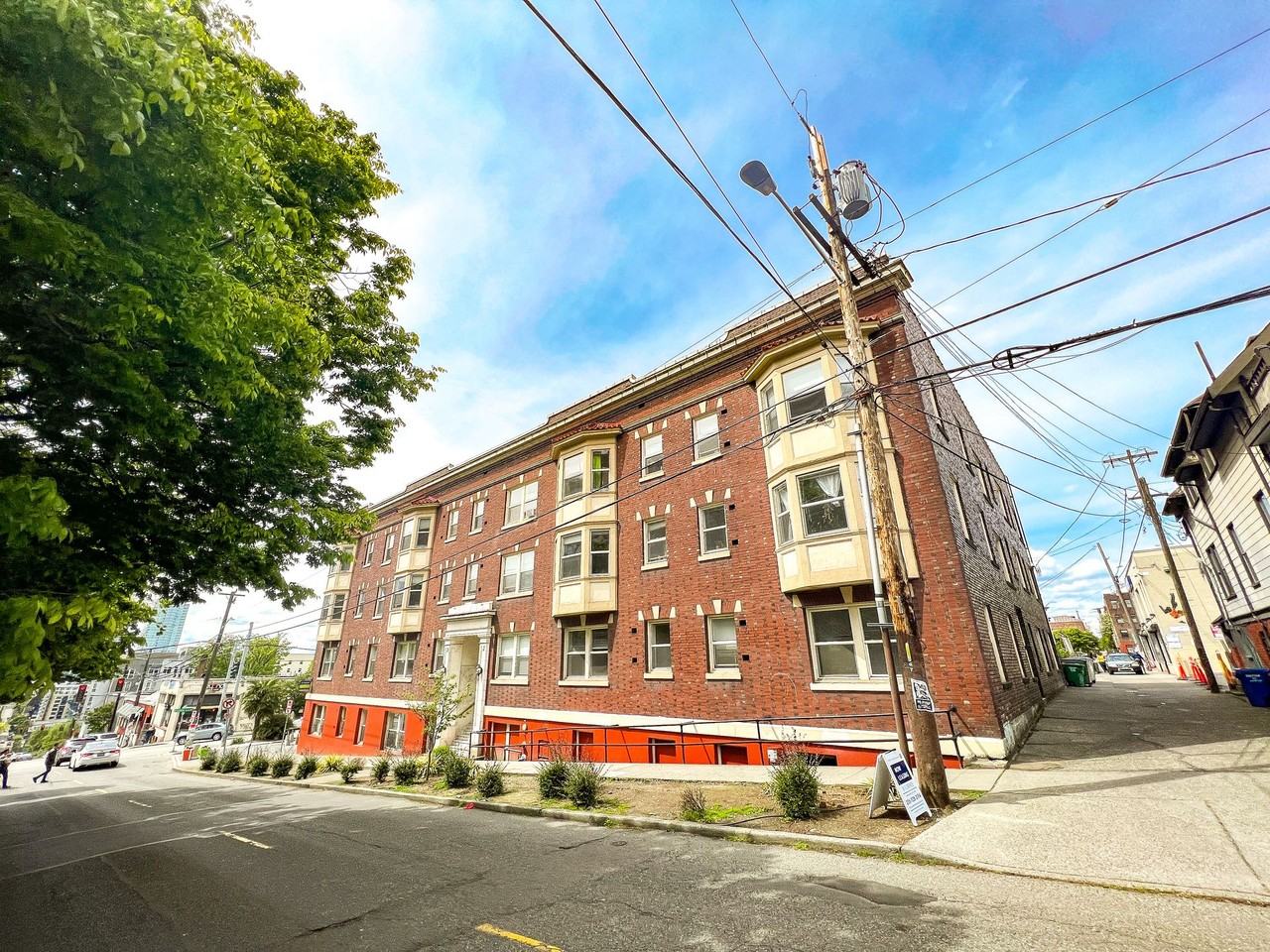 St Florence Apartments - Photo 2 of 50