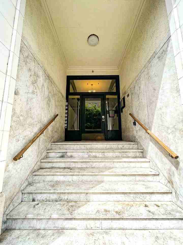 St Florence Apartments - Photo 4 of 50