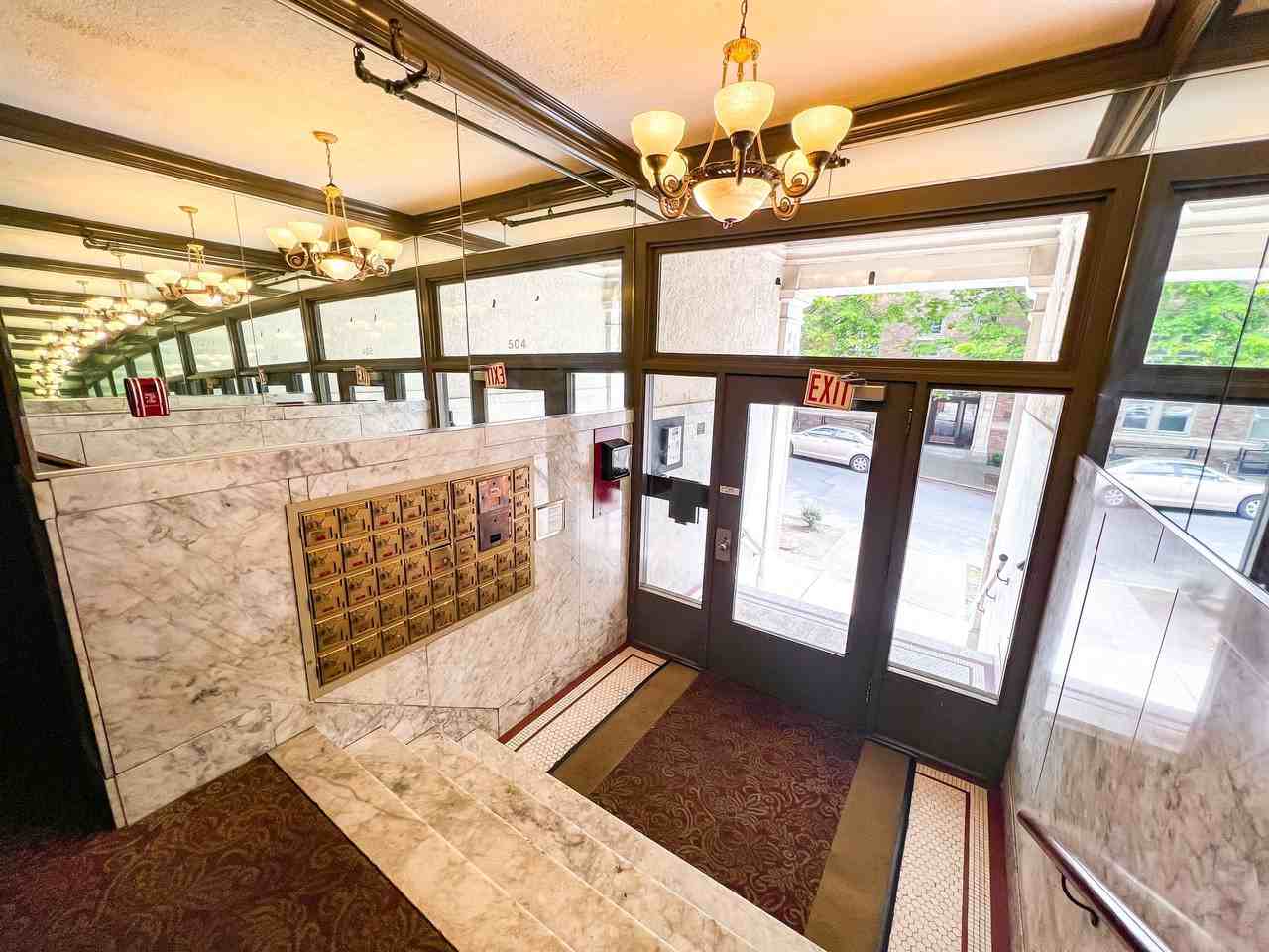 St Florence Apartments - Photo 6 of 50