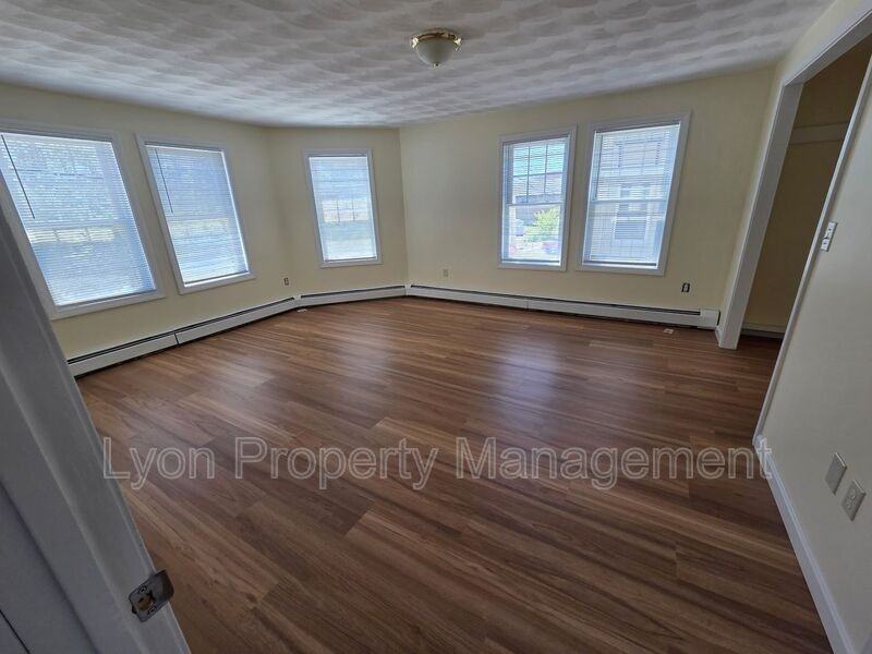 313 High St #1F - Photo 4 of 10