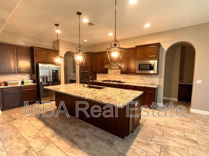 3902 S White Dr - Photo 2 of 30