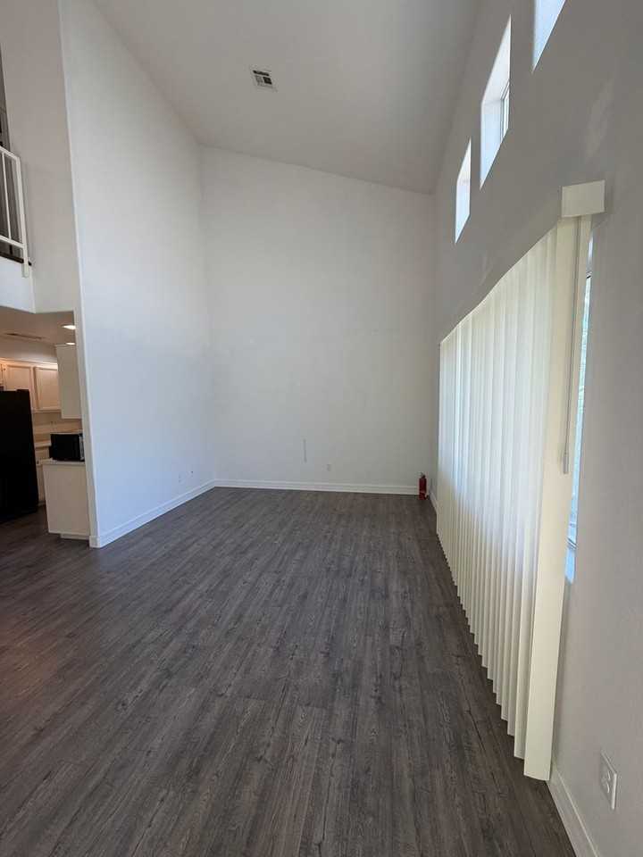 5264 Sacha Way - Photo 6 of 33