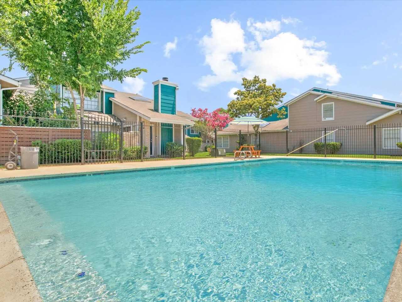 Casa Azul Townhomes - Photo 3 of 39
