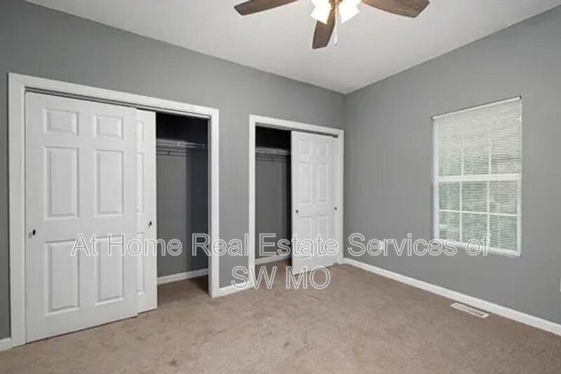 2437 N Lyon Ave - Photo 4 of 10