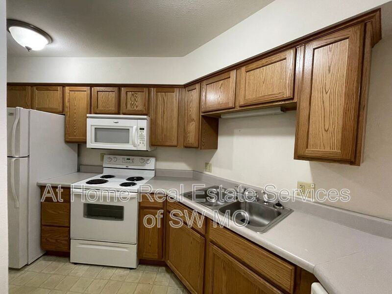 877 N 22nd St - Photo 2 of 11