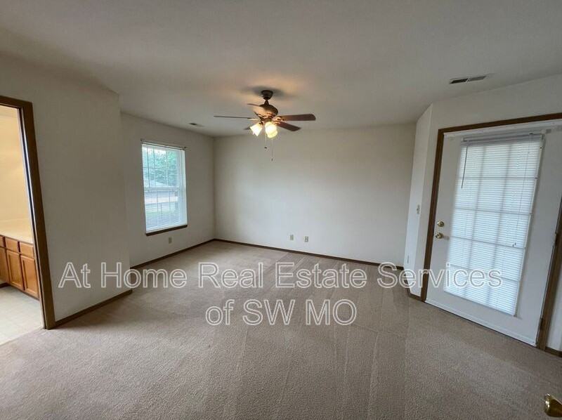 877 N 22nd St - Photo 5 of 11