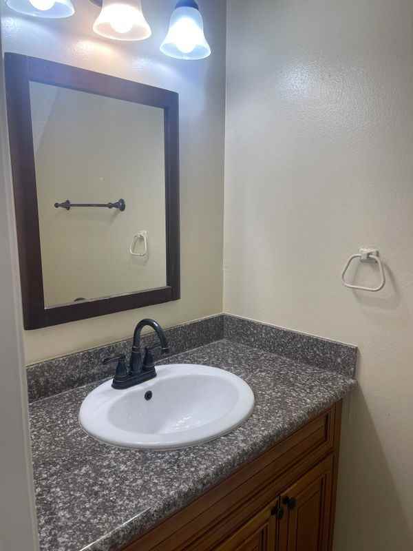 1153 Heather Ln ##B - Photo 6 of 10