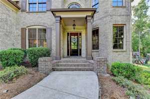 featured image of 11037 Estates Cir