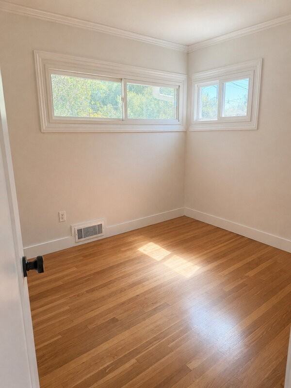 1909 Rollins Dr - Photo 5 of 33