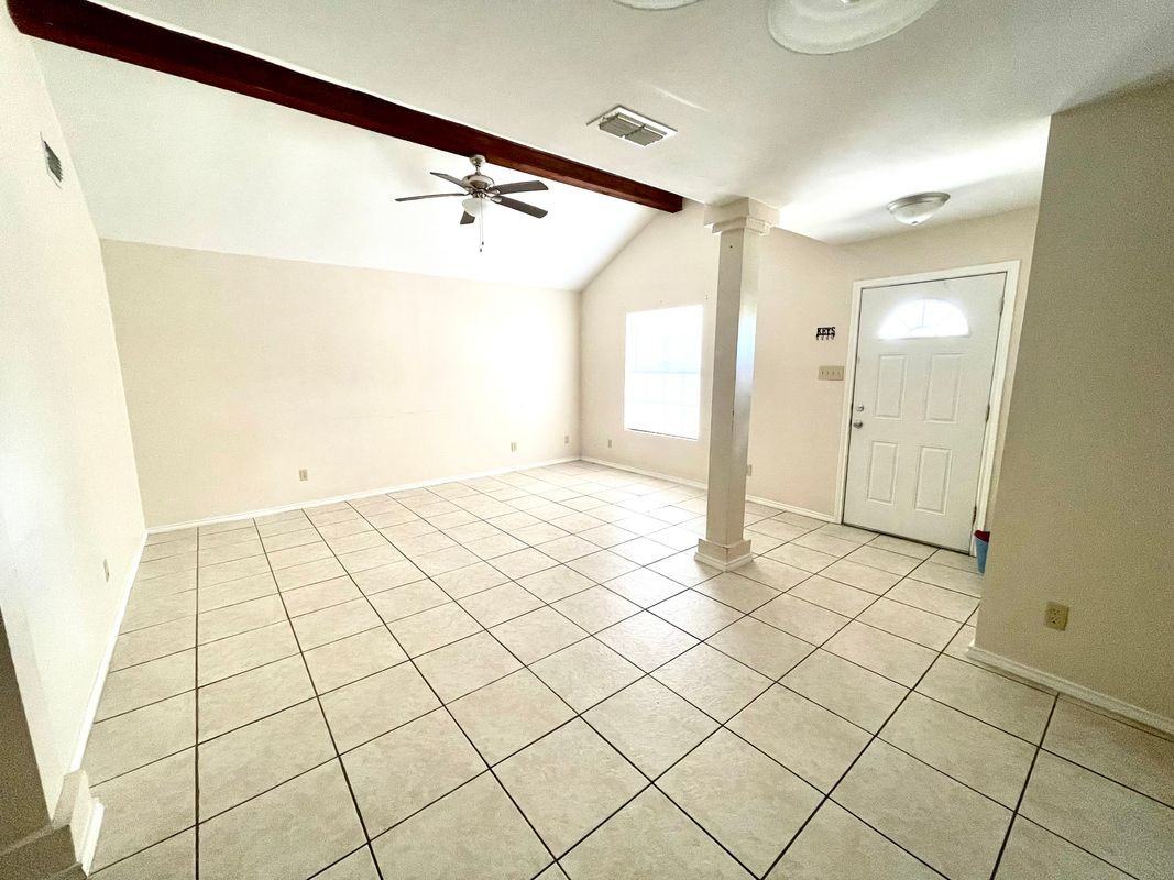 231 Malaga Dr - Photo 3 of 20