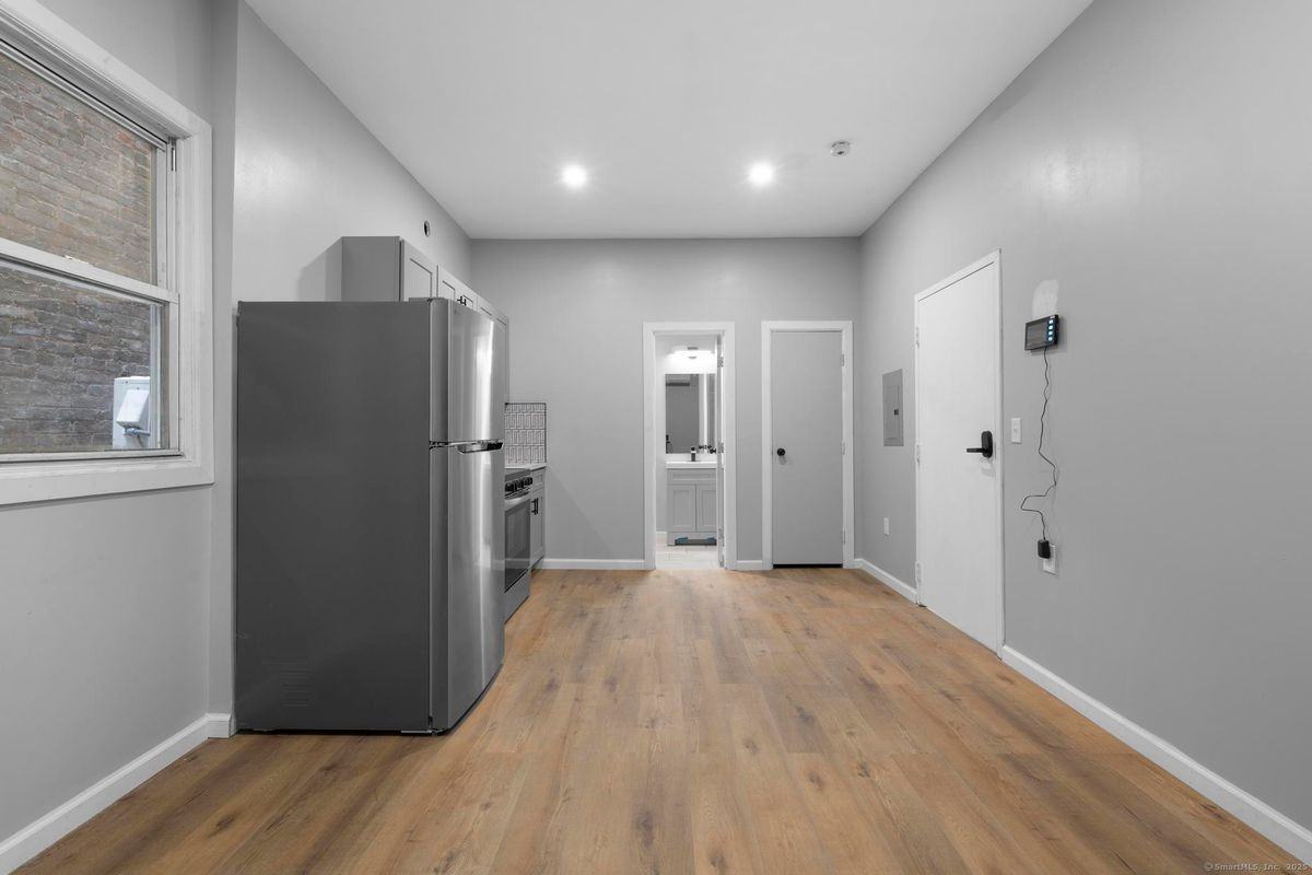 140 Grand St ##4b - Photo 3 of 5