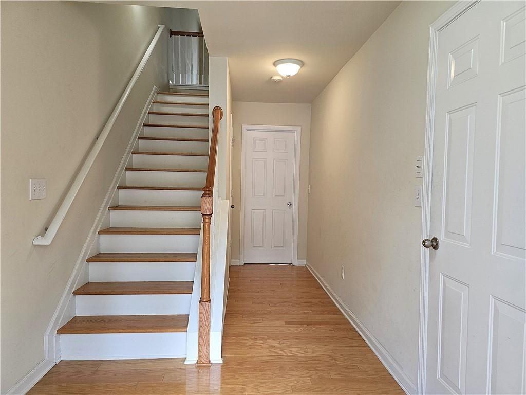 2104 Meadow Peak Rd - Photo 2 of 23