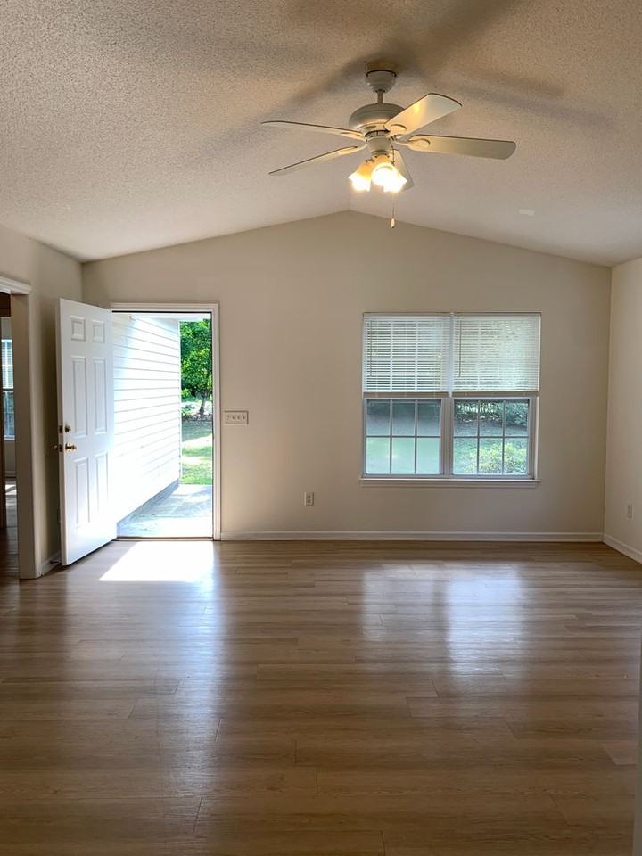 4011 Masonboro Loop Rd - Photo 4 of 22