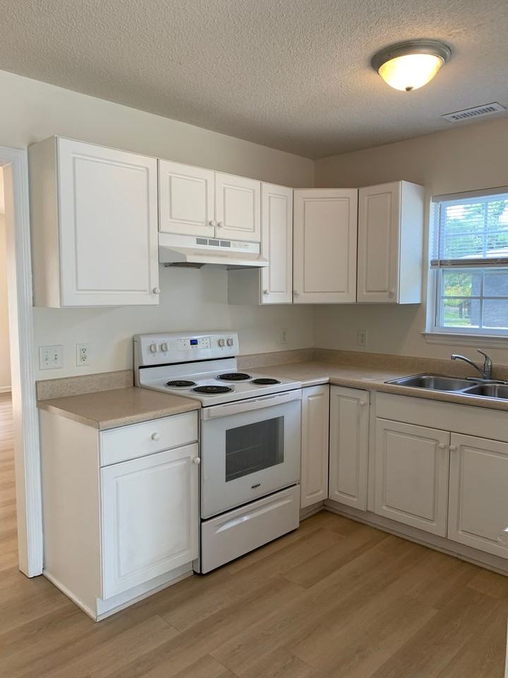 4011 Masonboro Loop Rd - Photo 7 of 22