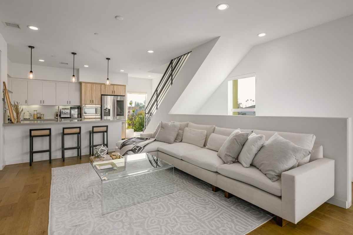 1238 Gordon St - Photo 4 of 26