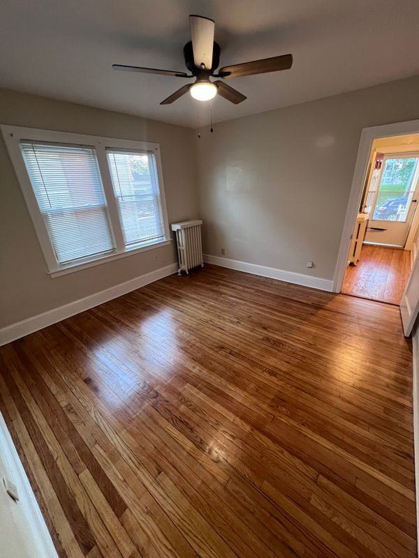 271 Holcomb St - Photo 3 of 16
