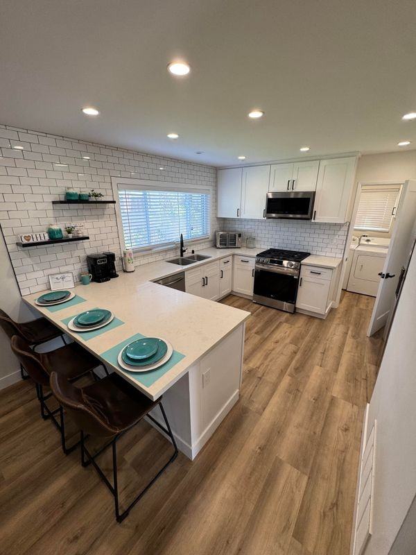 1543 W 124th St - Photo 5 of 11