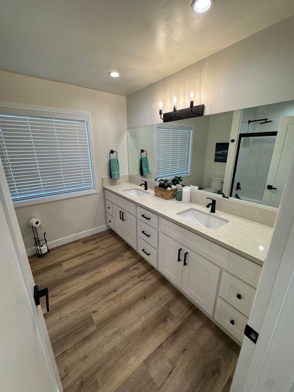1543 W 124th St - Photo 6 of 11