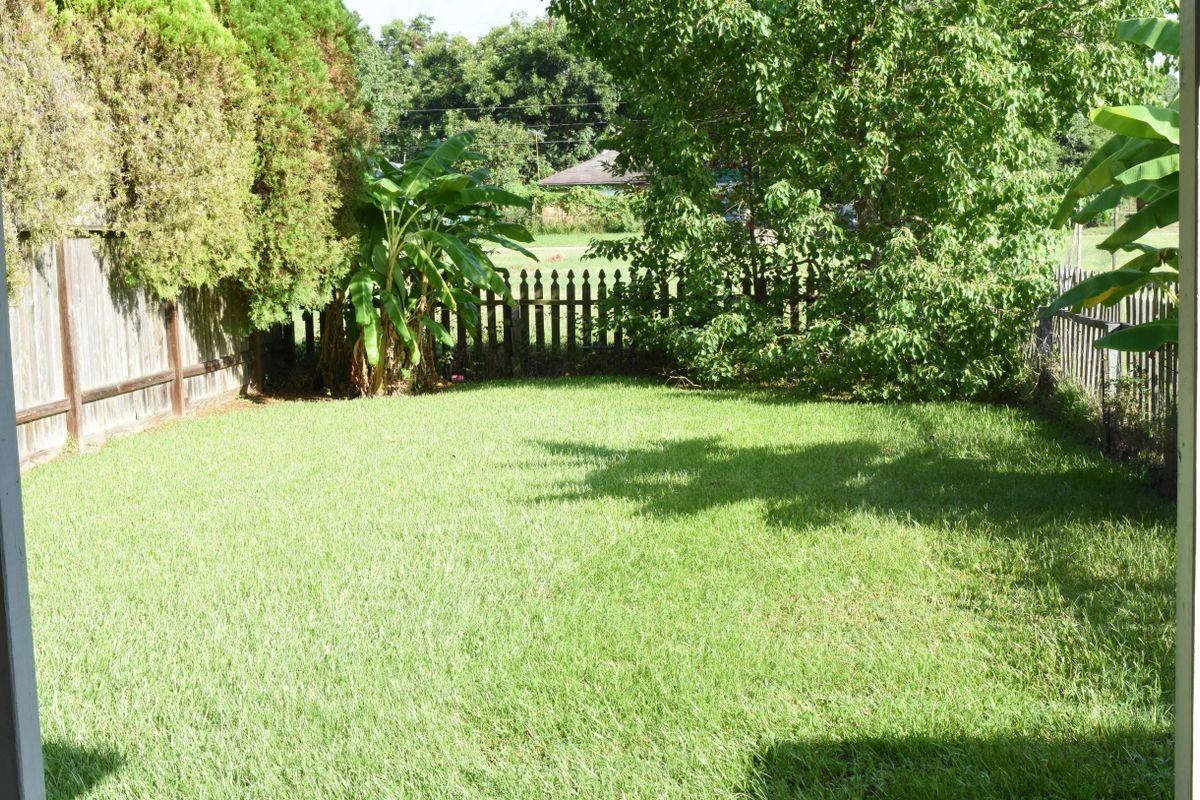 518 Moore St - Photo 4 of 8