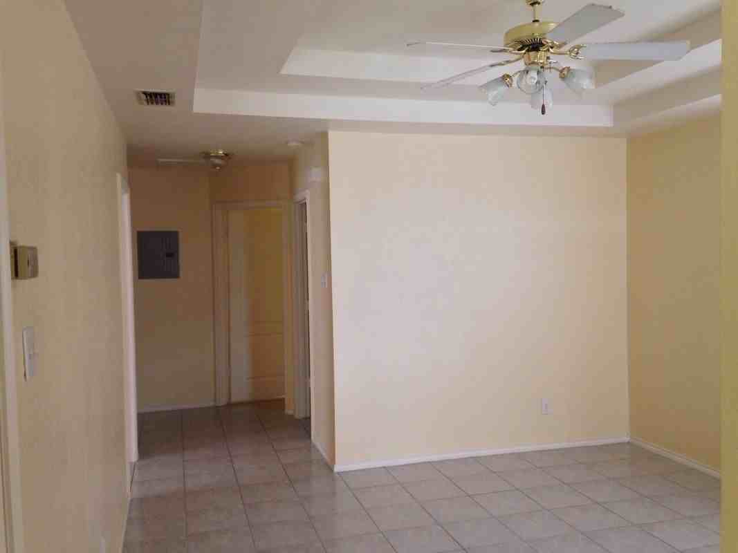416 Prescott Loop - Photo 3 of 10