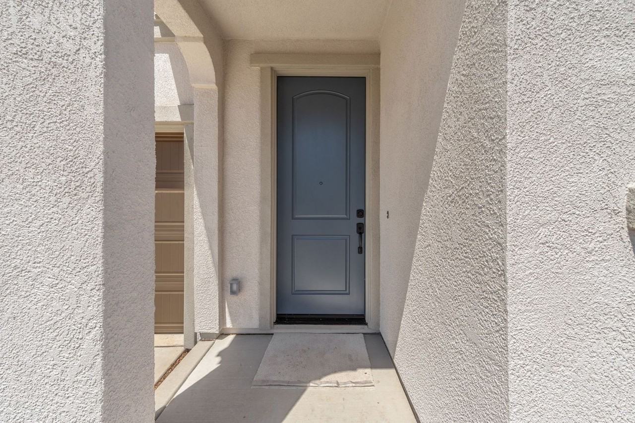 8326 Mincey Way - Photo 4 of 41