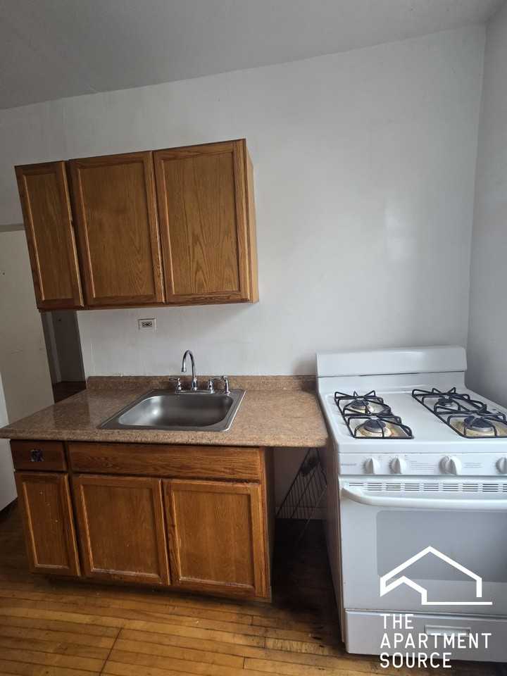 1372 W Estes Ave #1N - Photo 4 of 10